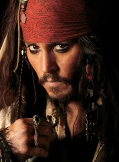 جک اسپارو (Jack Sparrow) از شخصیت‌های خیالی دزدان دریایی 