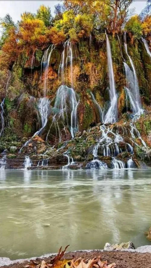 چهره پاییزی آبشار بیشه لرستان😍