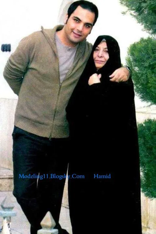 احسان خان و مادرش