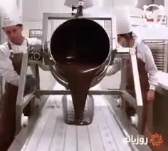 طرز ساخت شکلات در کارخانه شکلات سازی!