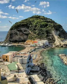تصویری زیبا از جزیره ایسکیا در #ایتالیا