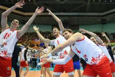 تشکر بازیکنان تیم ملی صربستان از تماشاگران در ورزشگاه آزا