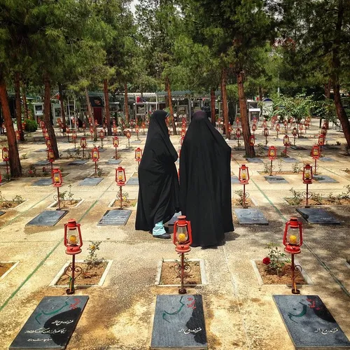 Unknown martyr's graves in Behesht-e Zahra cemetery in Te