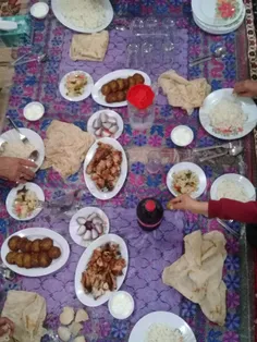 یهویی یه شام ساده کنار خانواده