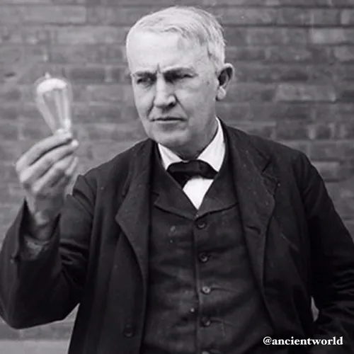 توماس ادیسون دو هزار ماده مختلف را برای ساختن رشته لامپ ا