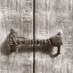 عکسی تاریخی از مهر و موم دست‌ نخورده 3245 ساله مقبره توت‌