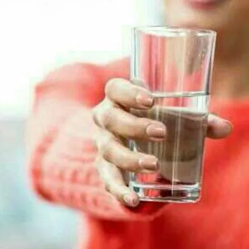 نوشیدن زیاد آب باعث مرگ میشود چرا که در این مواقع، تعادل 