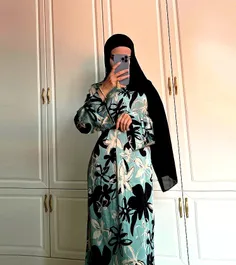 حمیده خانم از نوجوانانی است که با حجاب میباشد