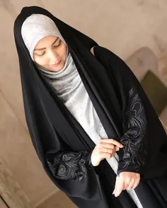 زن اصیل ایرانی با حجاب است