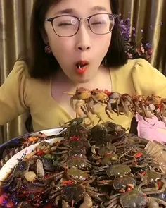 خوردن بچه خرچنگ سرخ شده به روش چینی