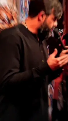 زیر خاک. چه جوری اخه گنبدو نگاه بکنم