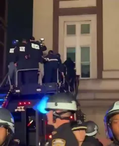 🔻فیلم اول پلیس آمریکا را در حال تلاش برای ورود به طبق دوم