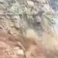 رانش زمین در پاکستان  سقوط اتوبوس به دره..