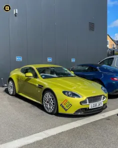 Aston Martin-Vantage