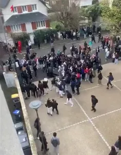 ♦️‌  خشونت پلیس فرانسه این بار علیه دانش‌آموزان