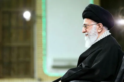 حضرت آیت الله خامنه ای: امروز تضادهای تمدن غرب خودرا نشان