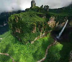 ⭕ آبشار آنجل با ارتفاعی حدود یک کیلومتر در کشور ونزوئلا ،