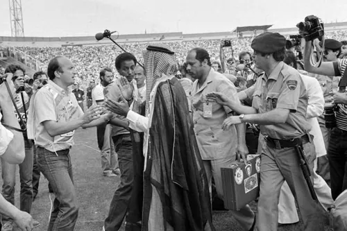 در جام جهانی 1982 هنگامی که فرانسه گل چهارم را به کویت زد