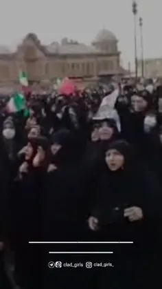 ملت ایران فدائیان رهبر است
