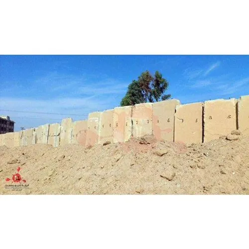 داعش شروع به ساخت دیوار و استحکامات در دور شهر رقه (پایتخ