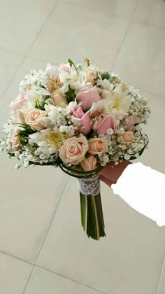 دسته گل زیبای عروس
