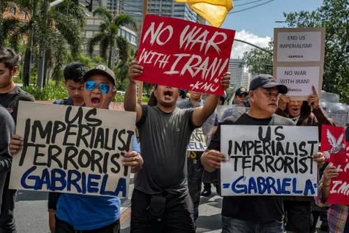 💢 اعتراض فیلیپینی ها در مقابل سفارت آمریکا در مانیل به اق