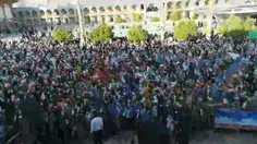 ♻️ اجتماع غرور آفرین دانش آموزان شیراز در حرم احمدبن موسی
این جماعت حقیقت نوجوان دهه هشتادیست نه صد نفر فریب خورده که اموال مردم را به آتش میکشند.