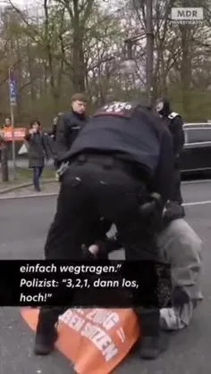 🎥 برخورد شدید پلیس آلمان با یک معترض 