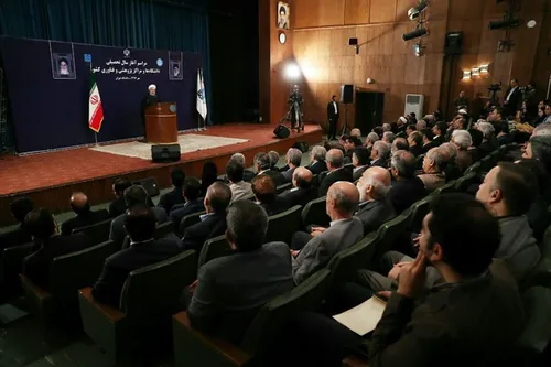 روحانی در دانشگاه تهران گفته "من به عنوان رئیس جمهور لیست