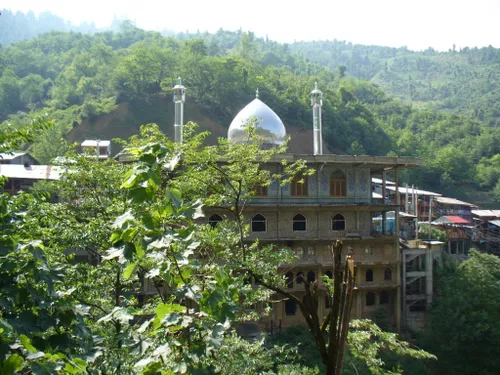 امام زاده ابراهیم واقع در شهرستان شفت در استان گیلان