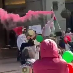 هم اکنون در تورنتو کانادا حامیان فلسطین به خیابان‌ها آمده