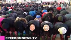 نماز جماعت مسلمانان در میدان تایمز نیویورک به مناسبت حلول