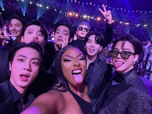 Megan&BTS> 👀